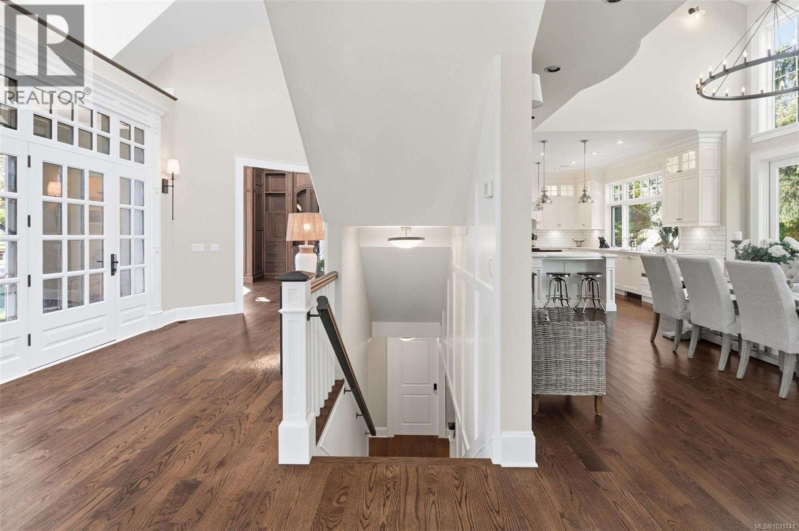  2096 Falkland Place, Oak Bay