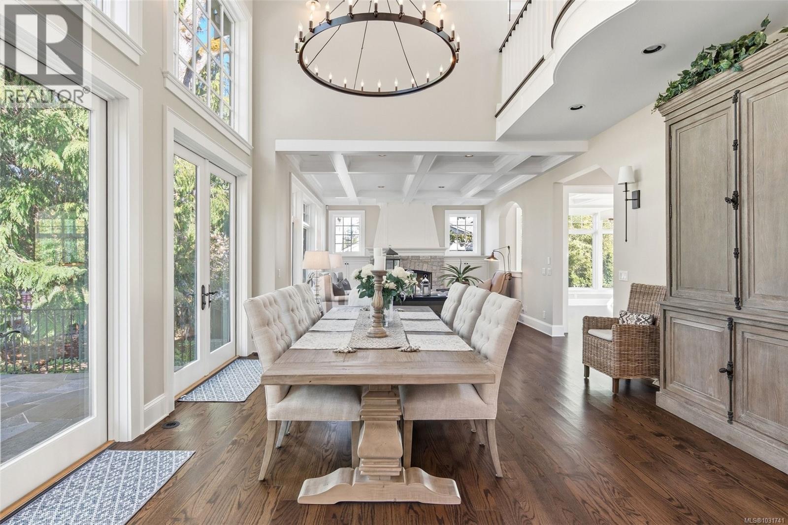  2096 Falkland Place, Oak Bay