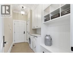 2096 Falkland Pl, Oak Bay, BC V8S4M5 Photo 36