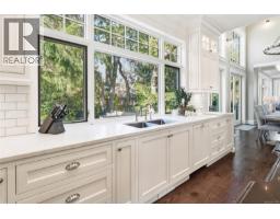 2096 Falkland Pl, Oak Bay, BC V8S4M5 Photo 88
