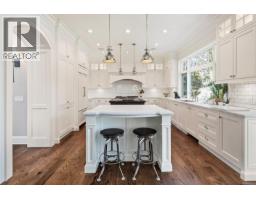 2096 Falkland Pl, Oak Bay, BC V8S4M5 Photo 70