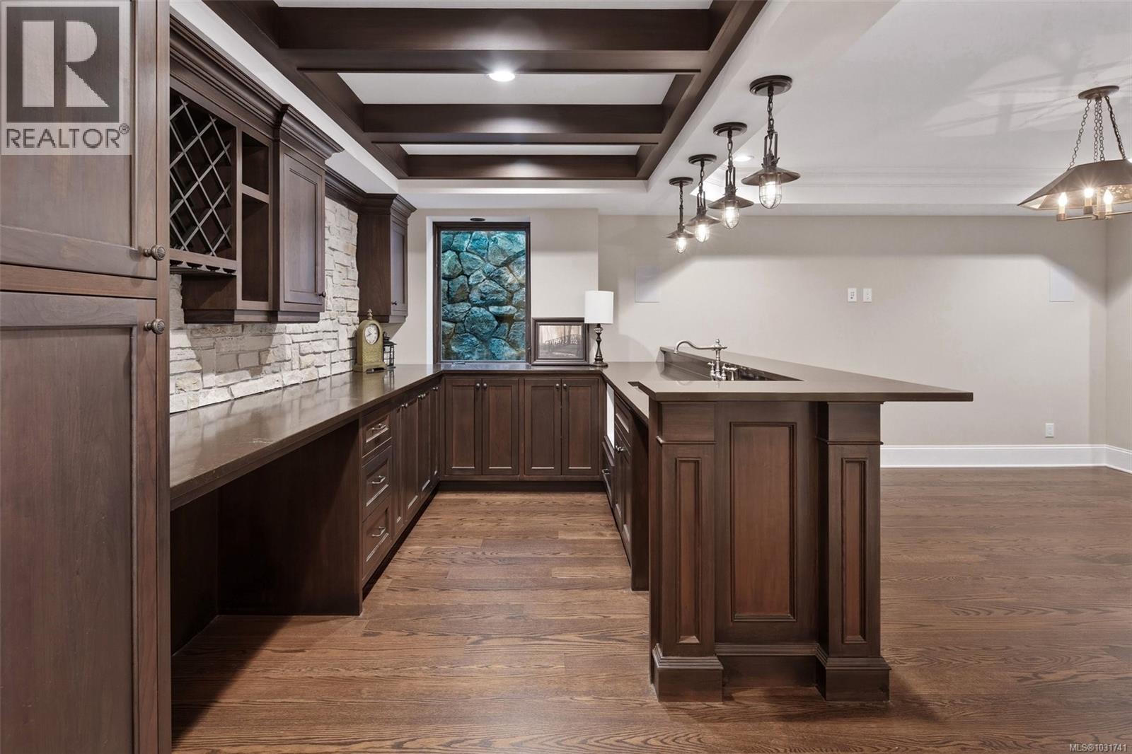  2096 Falkland Place, Oak Bay