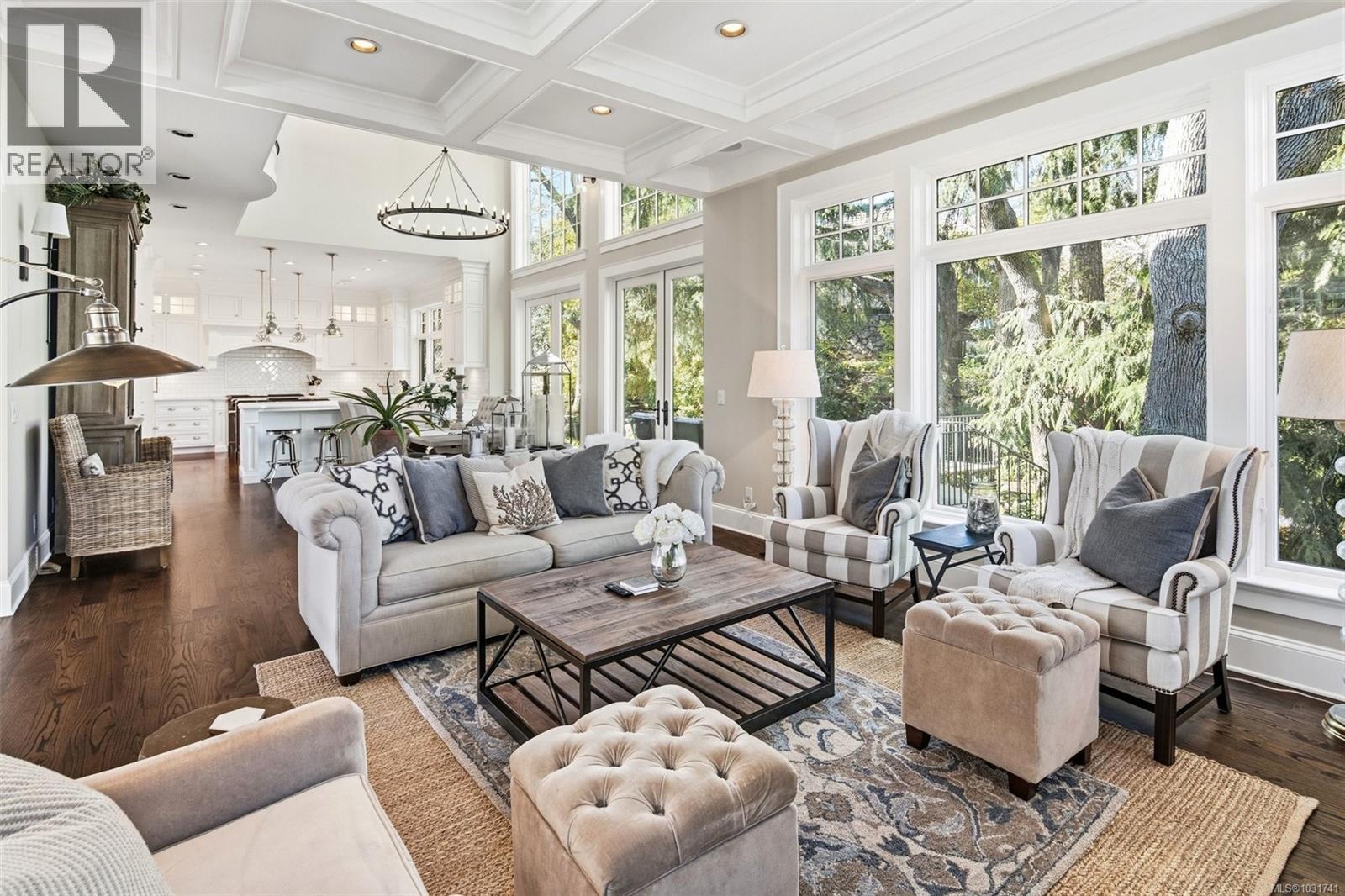  2096 Falkland Place, Oak Bay