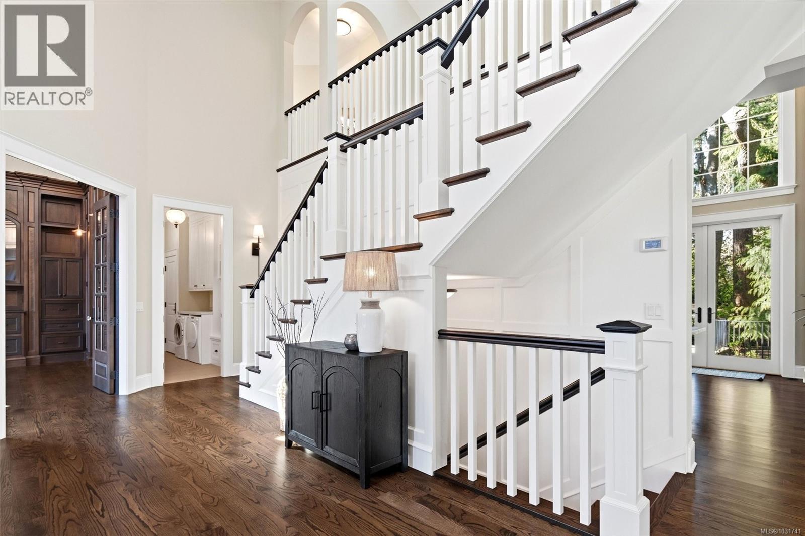  2096 Falkland Place, Oak Bay