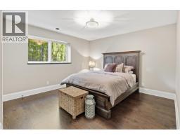 2096 Falkland Pl, Oak Bay, BC V8S4M5 Photo 53