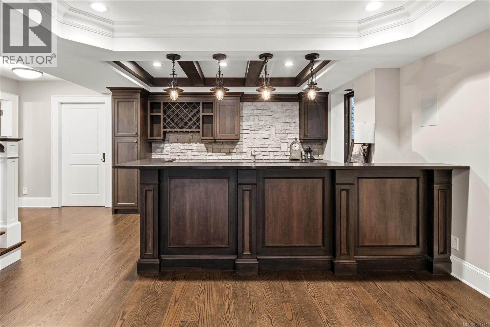  2096 Falkland Place, Oak Bay