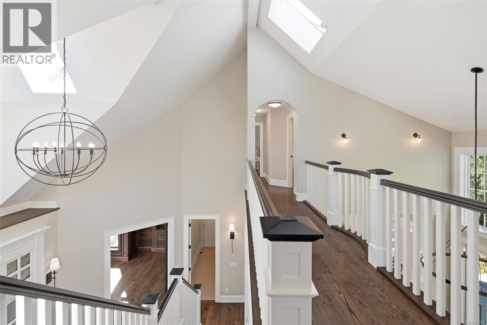  2096 Falkland Place, Oak Bay