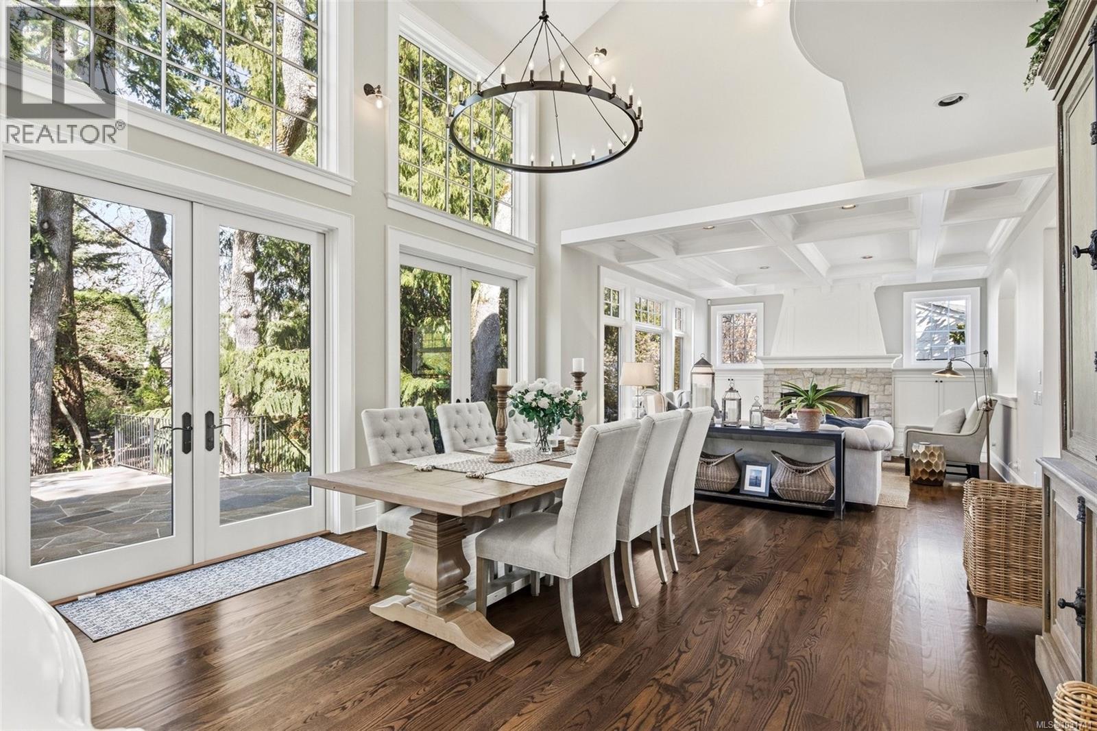  2096 Falkland Place, Oak Bay