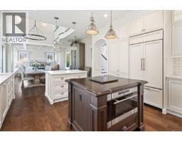 2096 Falkland Pl, Oak Bay, BC V8S4M5 Photo 34