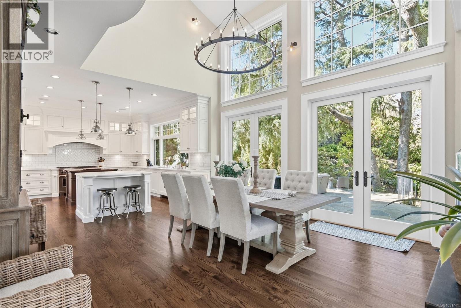  2096 Falkland Place, Oak Bay