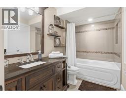2096 Falkland Pl, Oak Bay, BC V8S4M5 Photo 35
