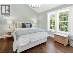 2096 Falkland Pl, Oak Bay, BC V8S4M5 Photo 45