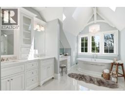 2096 Falkland Pl, Oak Bay, BC V8S4M5 Photo 72