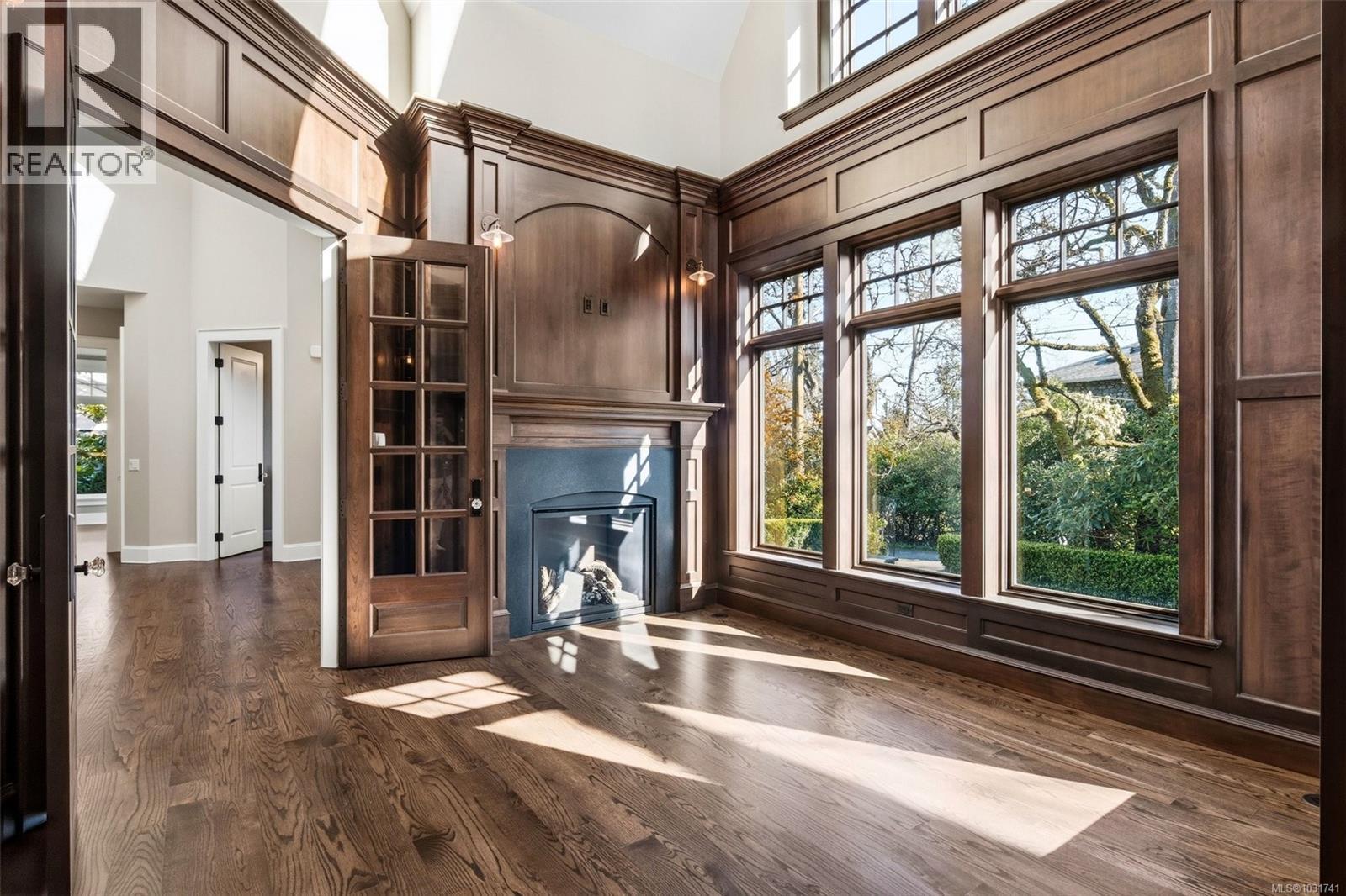  2096 Falkland Place, Oak Bay