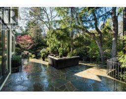 2096 Falkland Pl, Oak Bay, BC V8S4M5 Photo 41