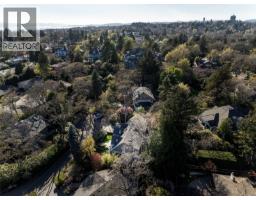 2096 Falkland Pl, Oak Bay, BC V8S4M5 Photo 55