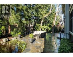 2096 Falkland Pl, Oak Bay, BC V8S4M5 Photo 78