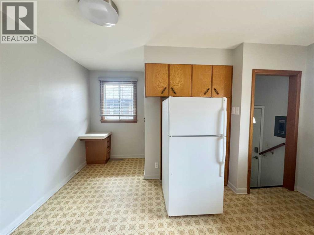 637 11 STREET N - 12