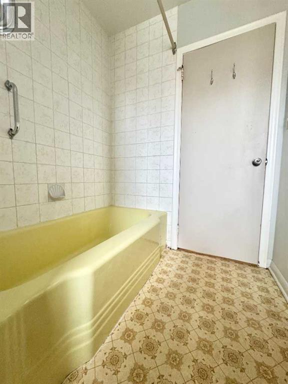 637 11 STREET N - 17