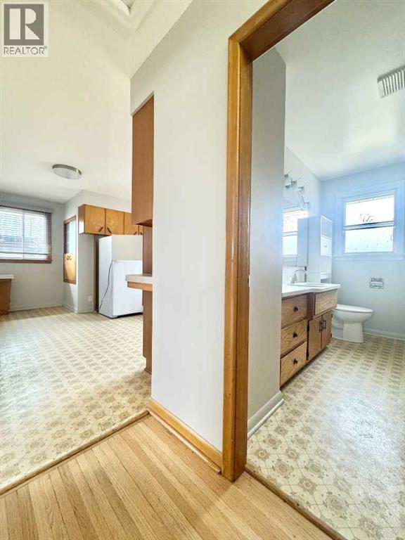 637 11 STREET N - 21