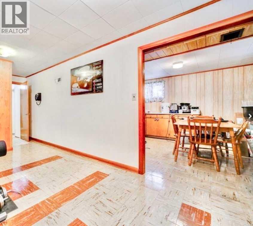 637 11 STREET N - 25