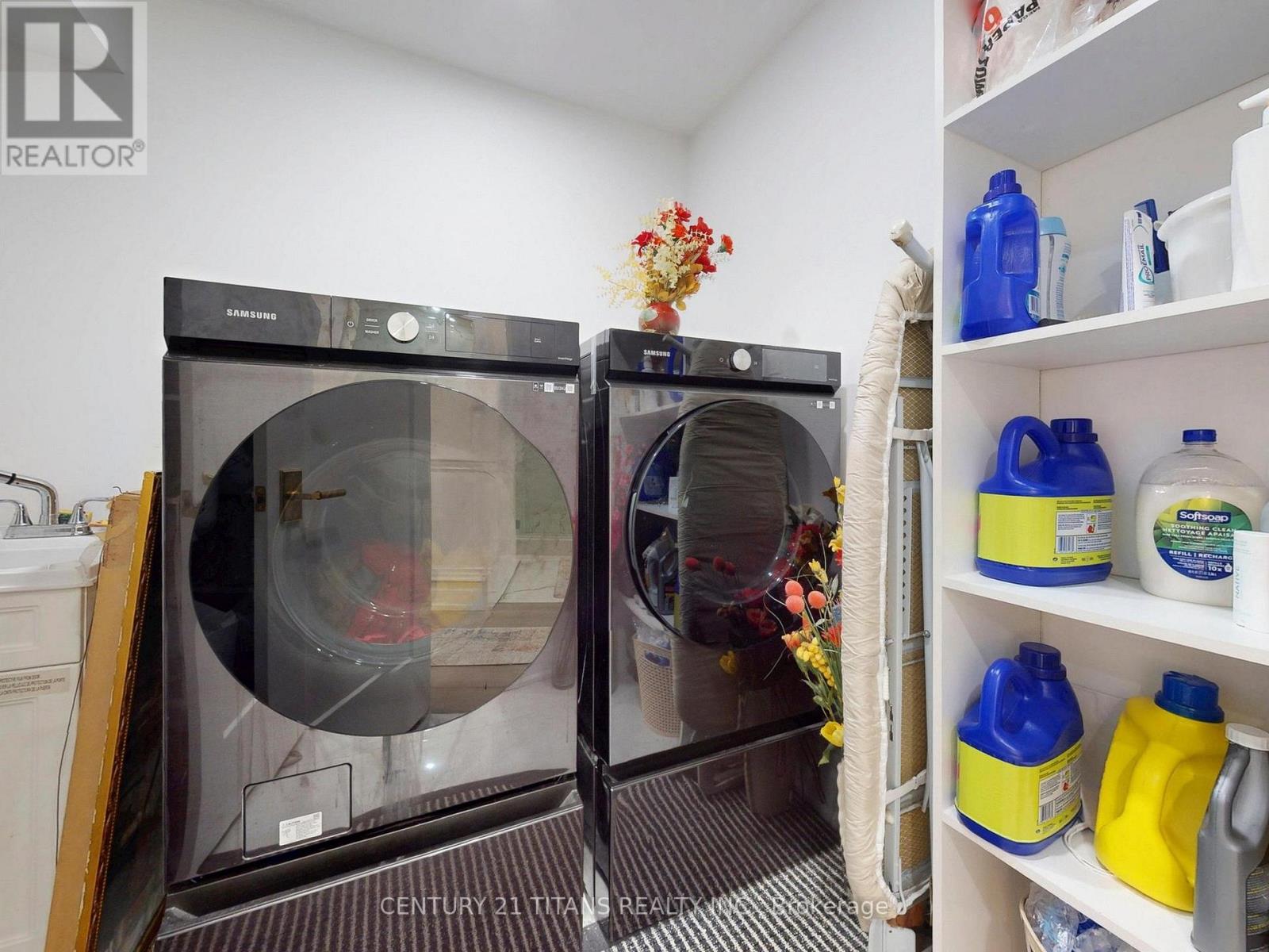 36 CRAIGLEE DRIVE - 23