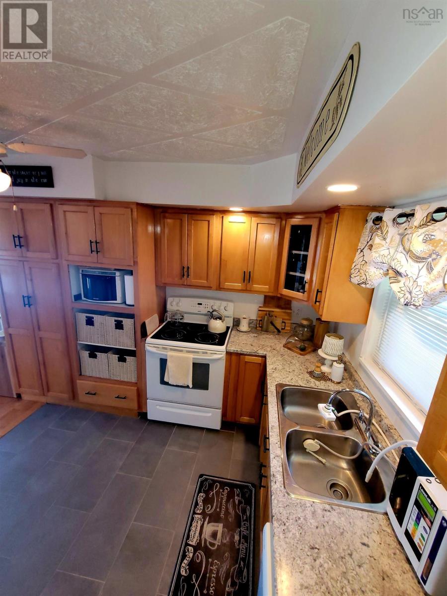 19 HIGHLAND STREET - 6