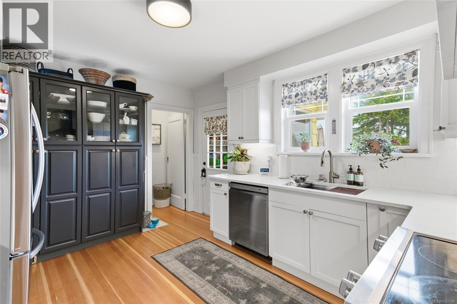 4545 ARGYLE ST S - 5