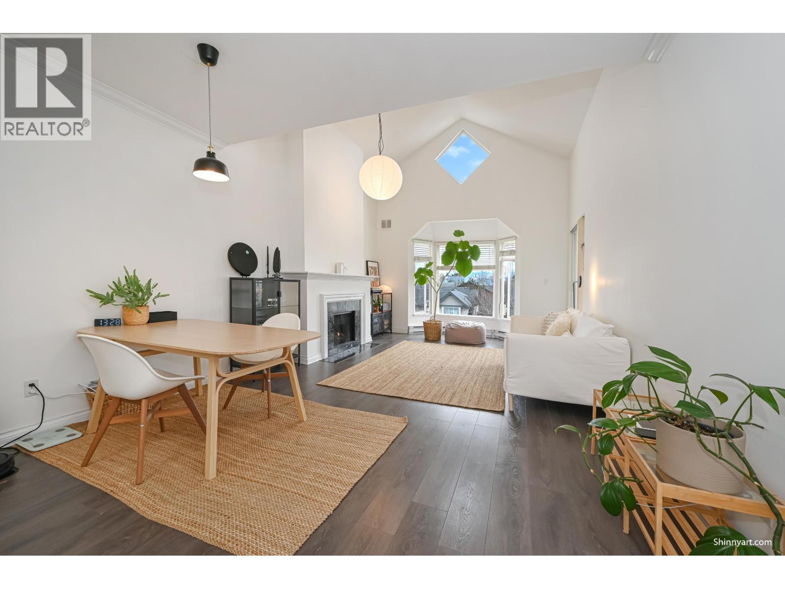 308 7633 ST. ALBANS ROAD