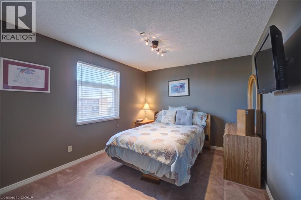 #601 9 BONHEUR COURT - 23