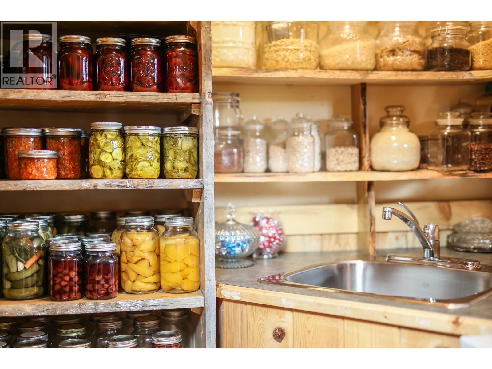 118 MAGUIRE ROAD - 22