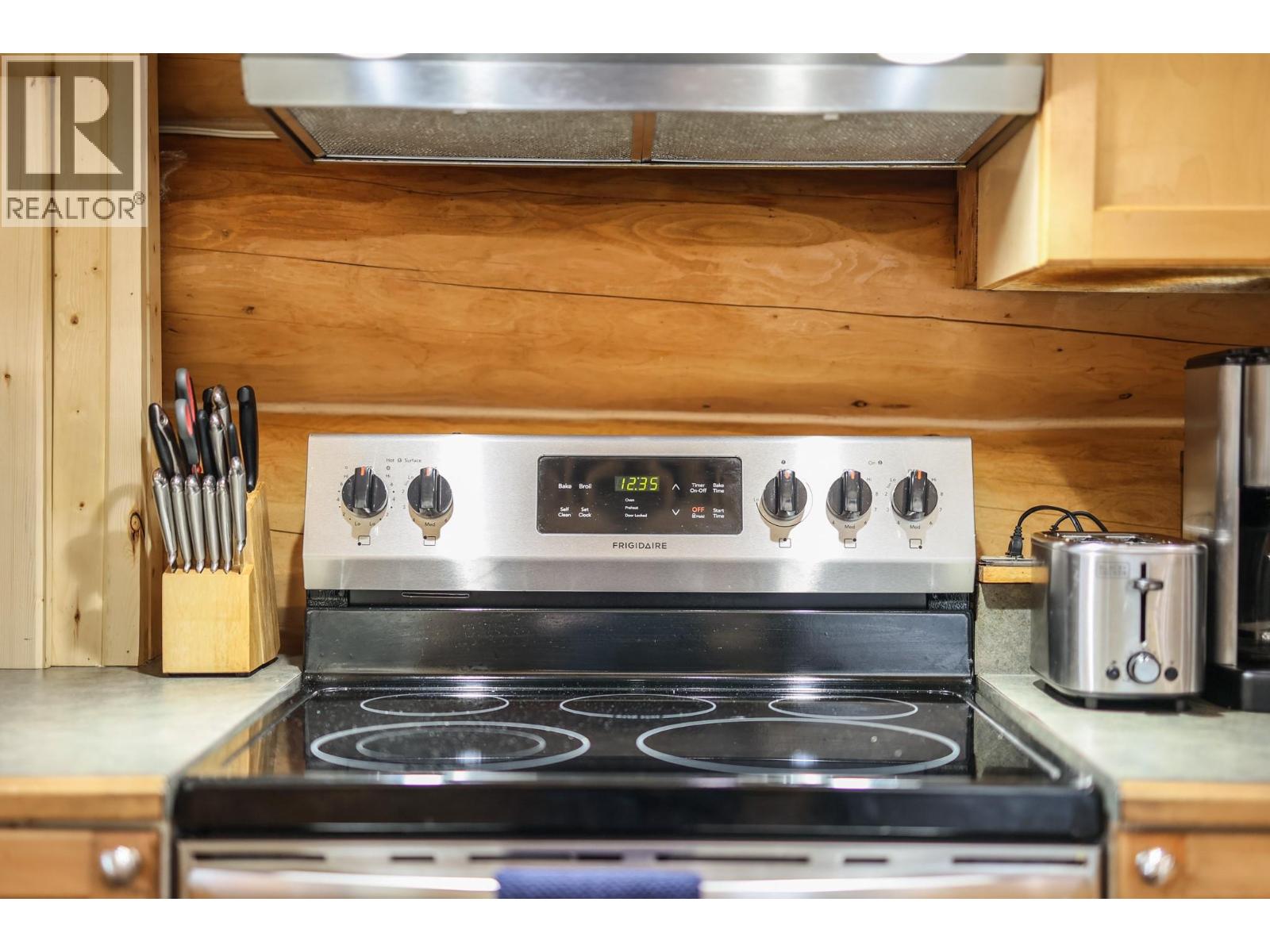 118 MAGUIRE ROAD - 19