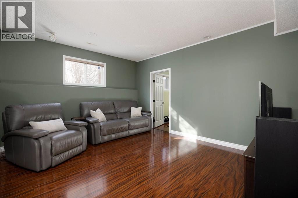 113 EGLERT DRIVE - 21