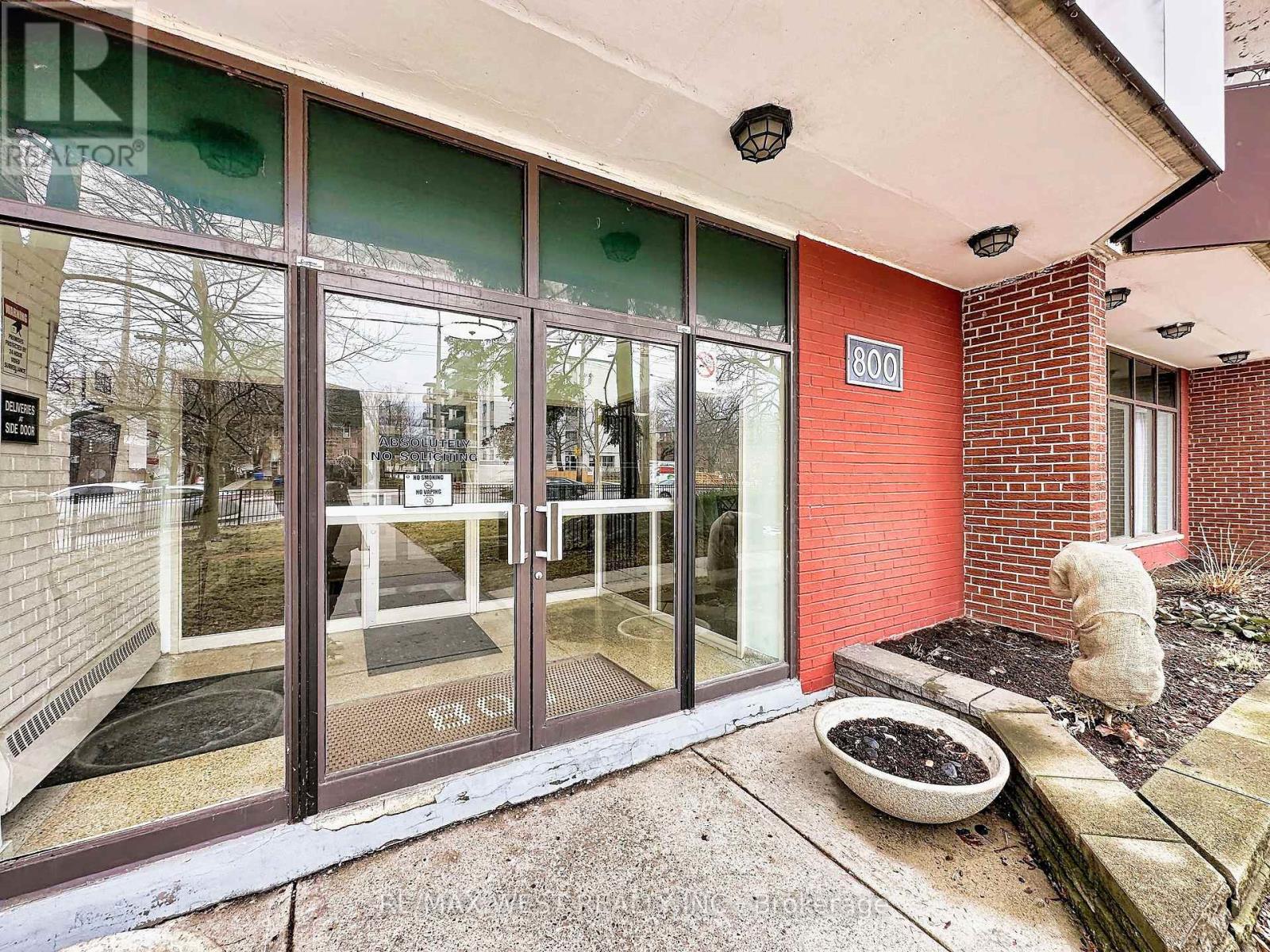 Listing photo of 206 - 800 KENNEDY ROAD