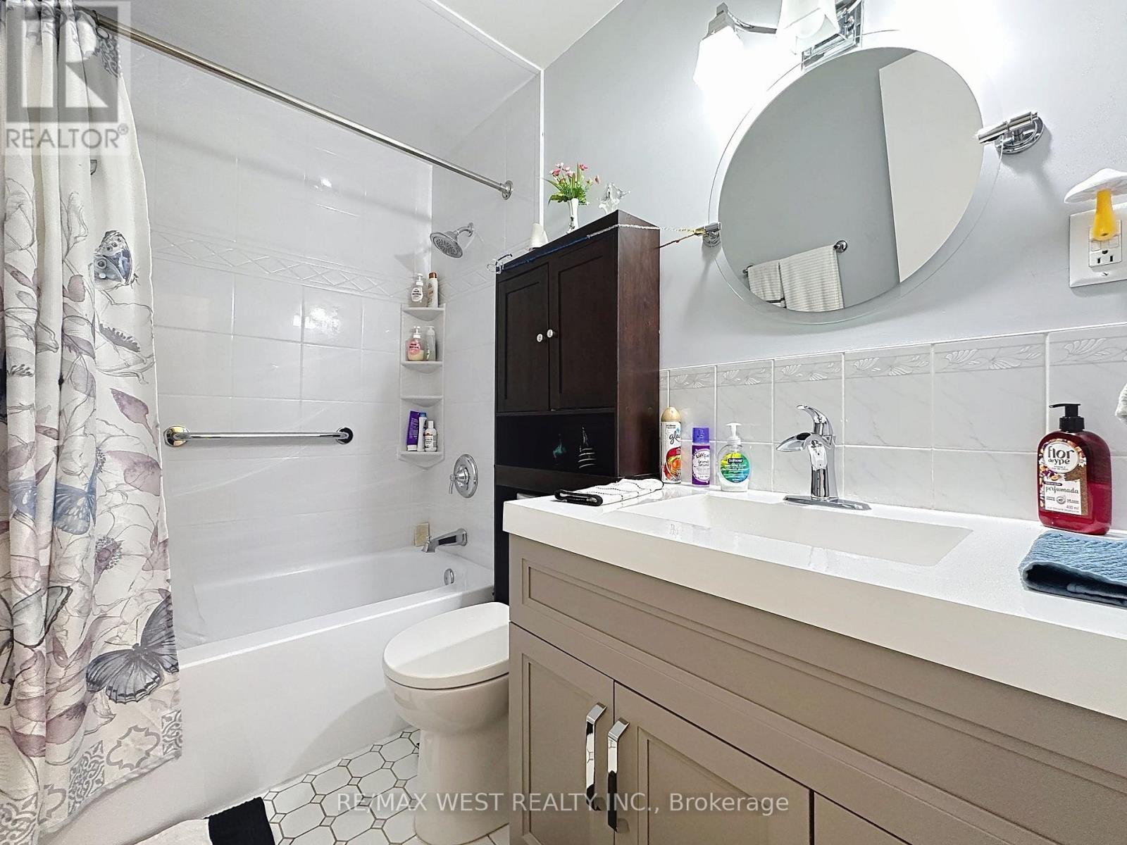 #206 800 KENNEDY ROAD - 16
