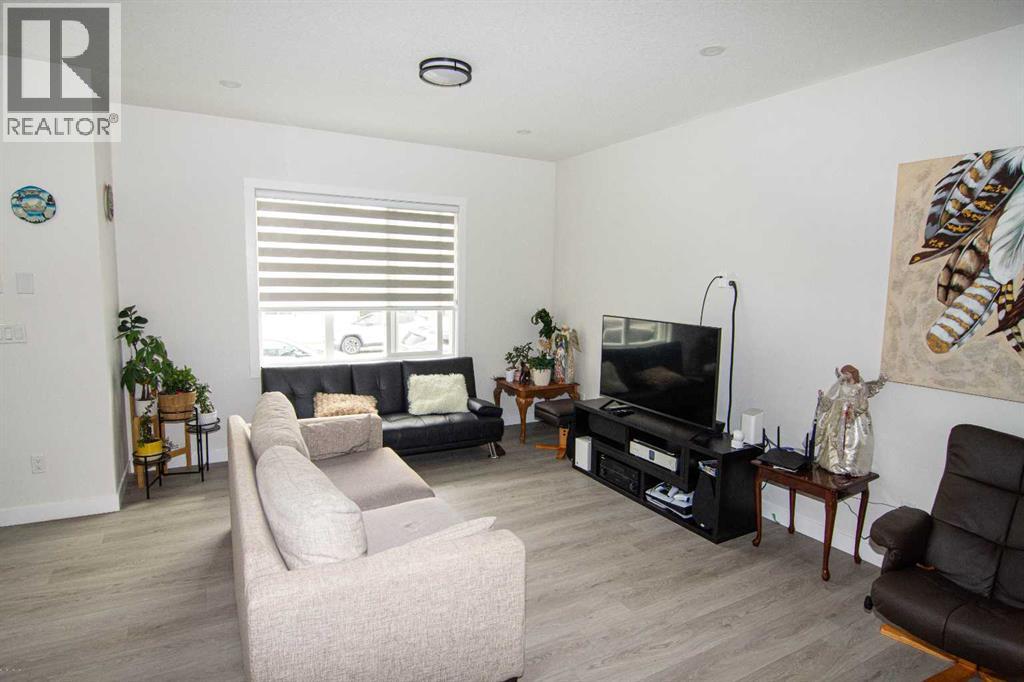 350 MIDGROVE LINK SW - 18