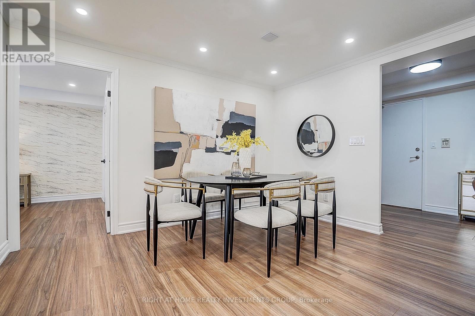 #511 89 SKYMARK DRIVE - 15