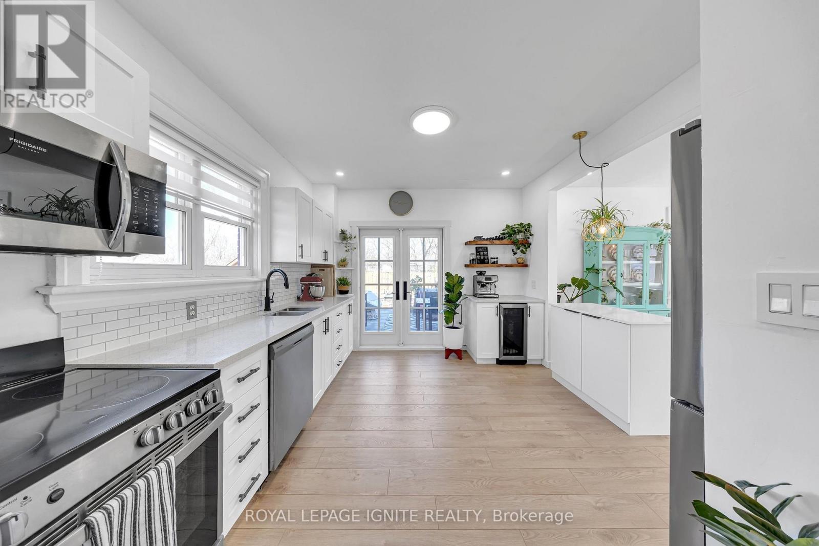 101 GIBBONS STREET - 17