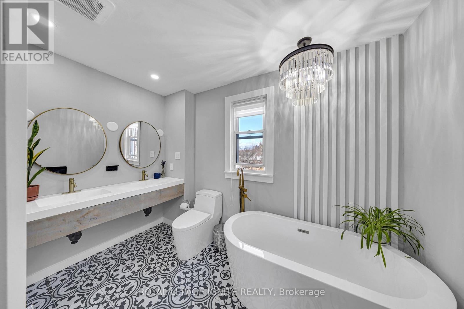 101 GIBBONS STREET - Image 2