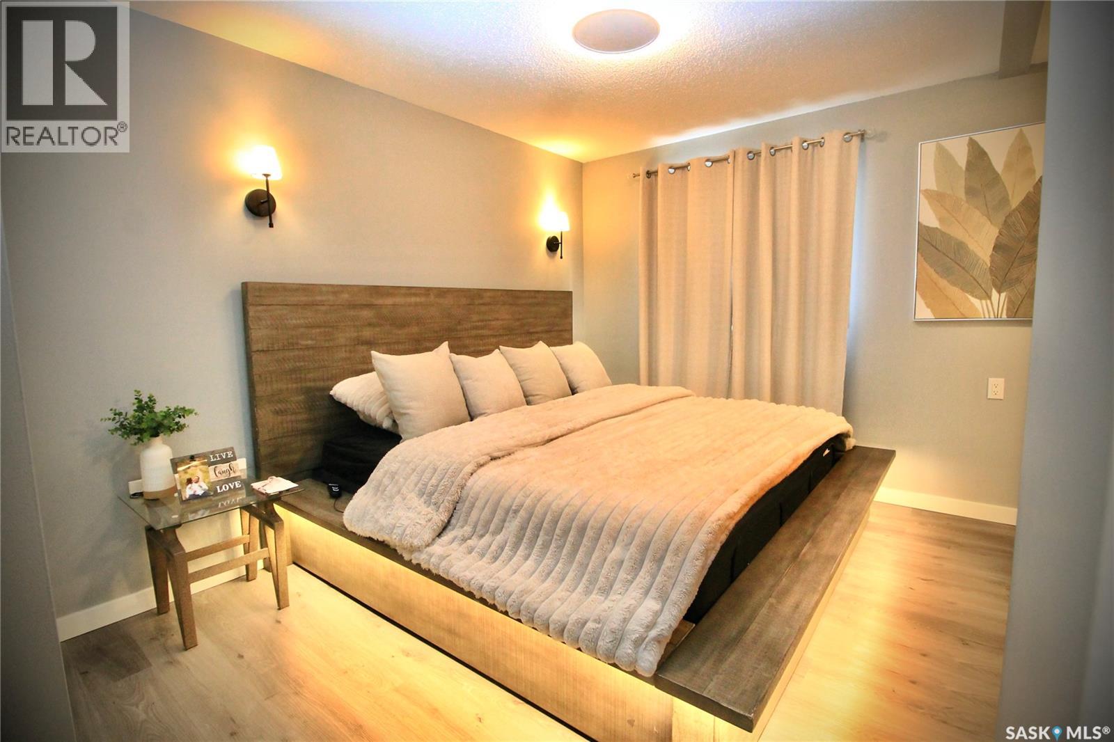 3342 DIEFENBAKER DRIVE - 24