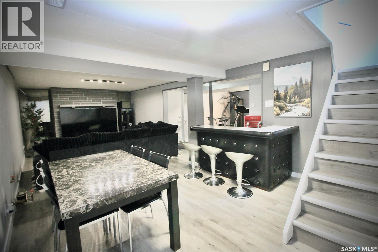 3342 DIEFENBAKER DRIVE - 31