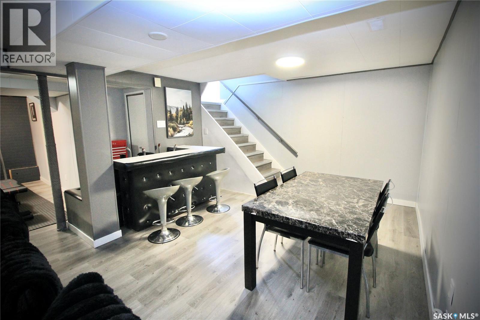 3342 DIEFENBAKER DRIVE - 32