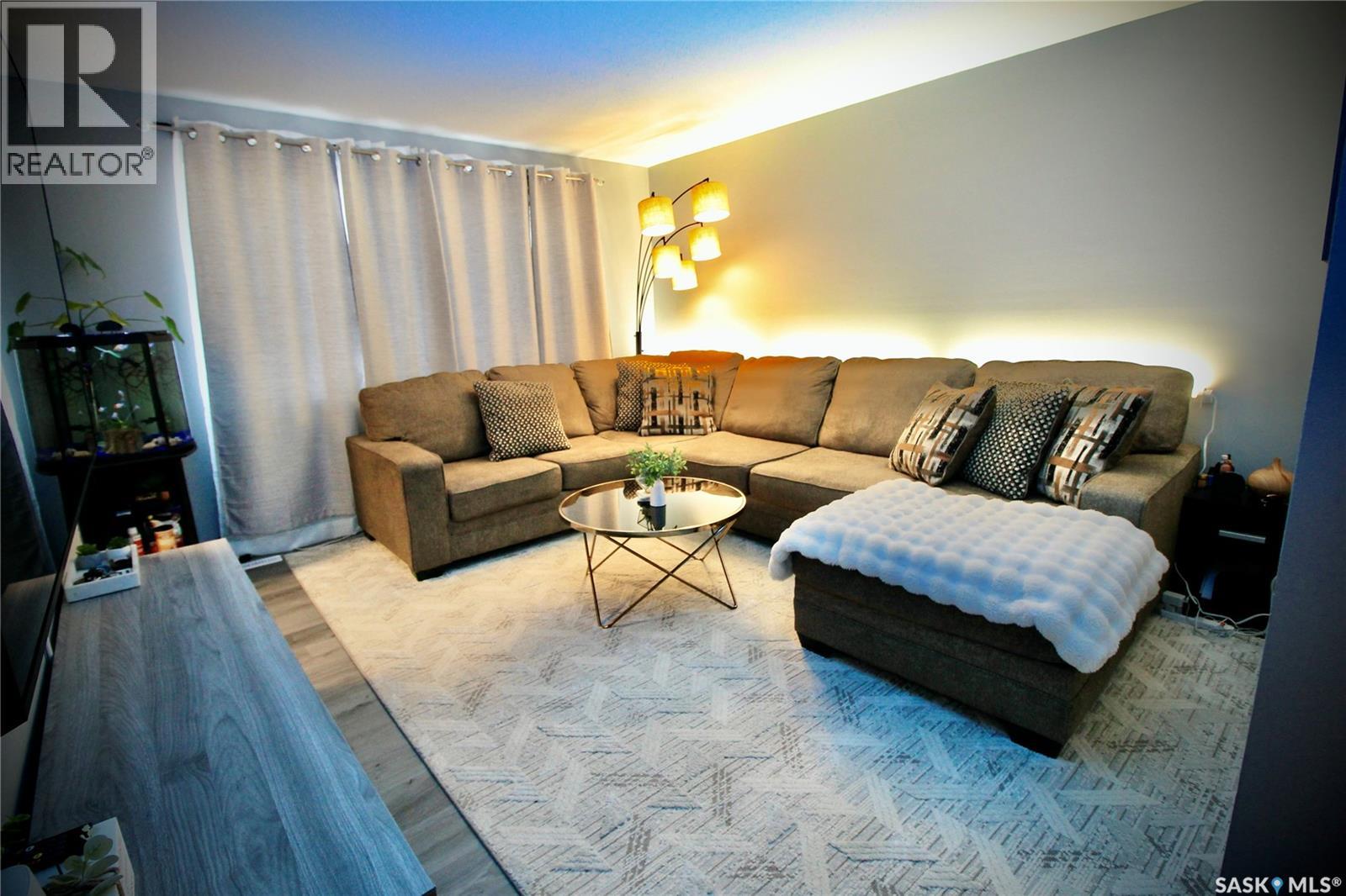 3342 DIEFENBAKER DRIVE - 6