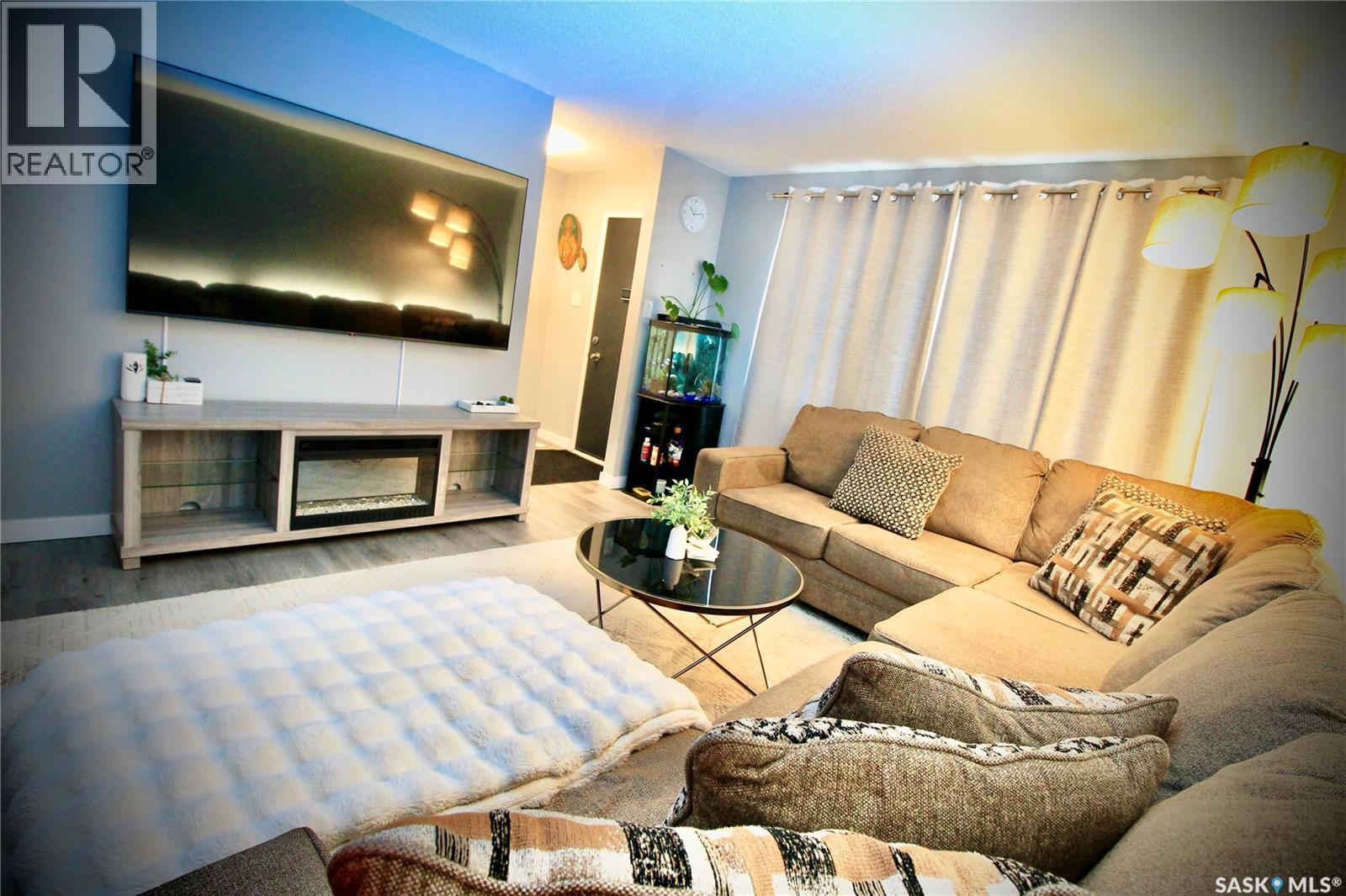 3342 DIEFENBAKER DRIVE - 7