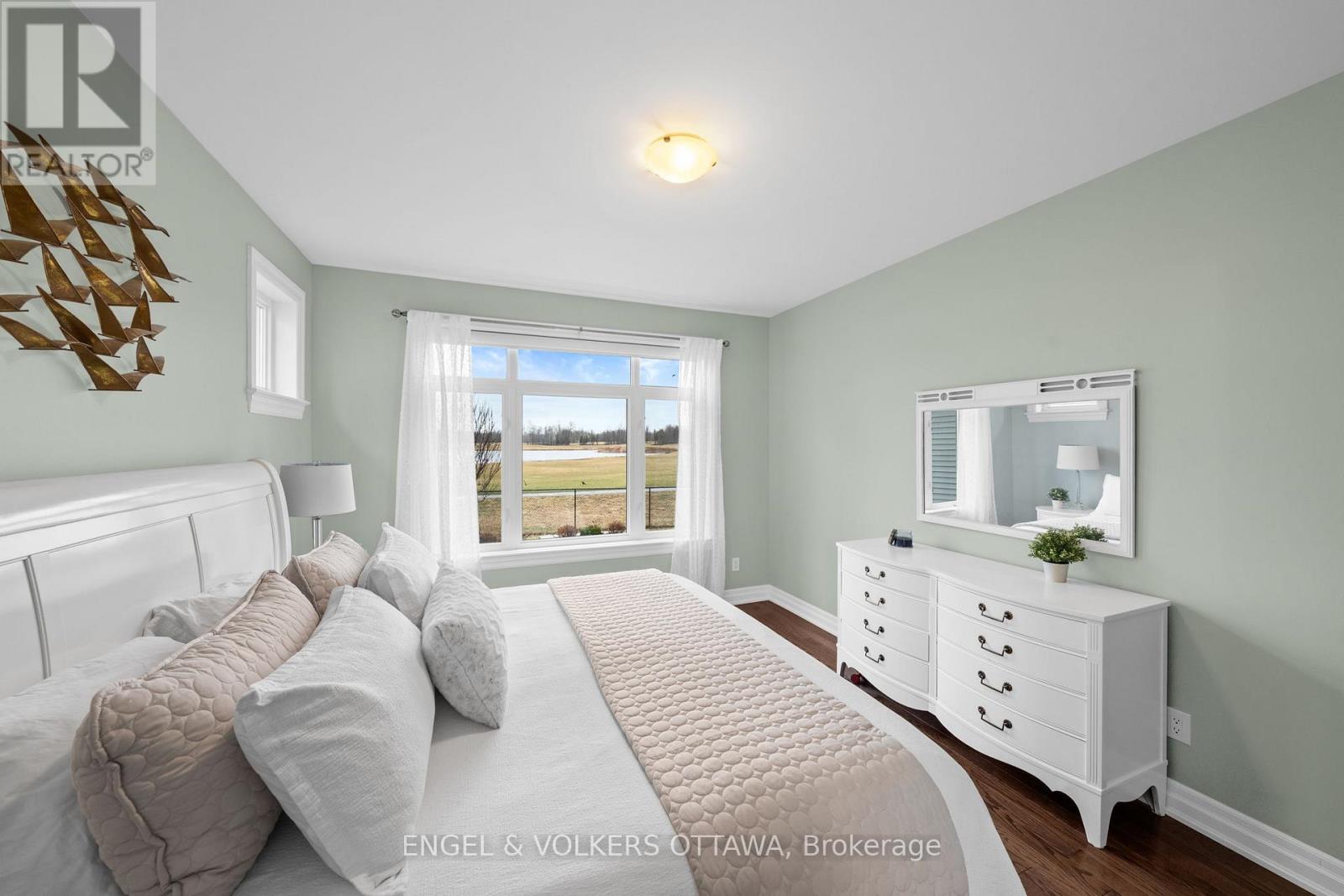 100 EQUINELLE DRIVE - 19