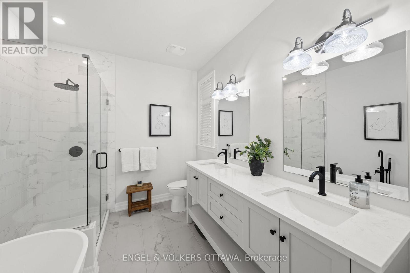 100 EQUINELLE DRIVE - 22