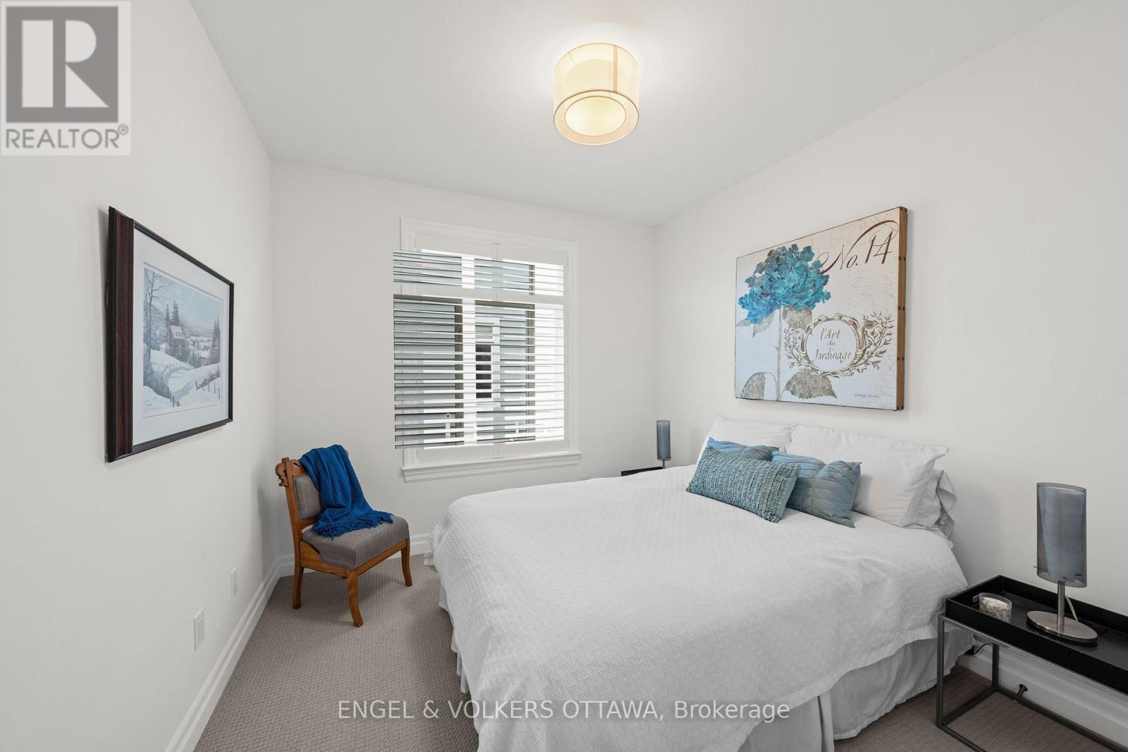 100 EQUINELLE DRIVE - 26