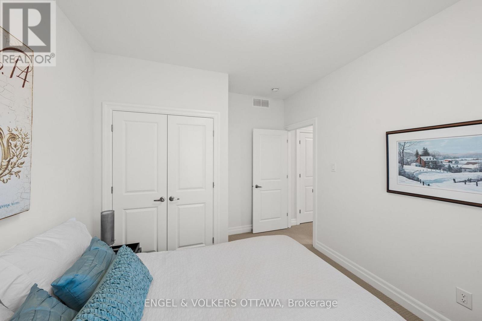 100 EQUINELLE DRIVE - 27