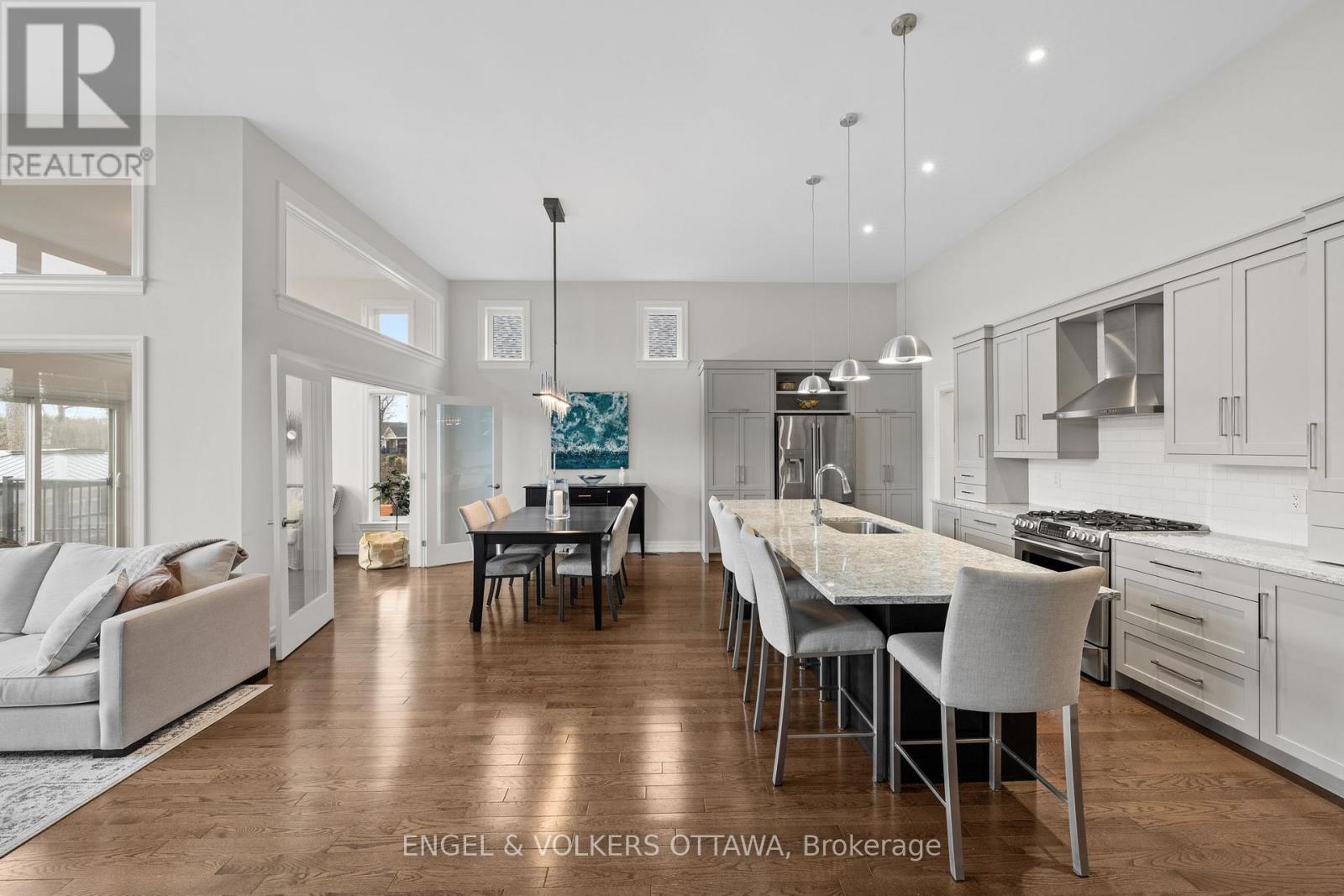 100 EQUINELLE DRIVE - 6