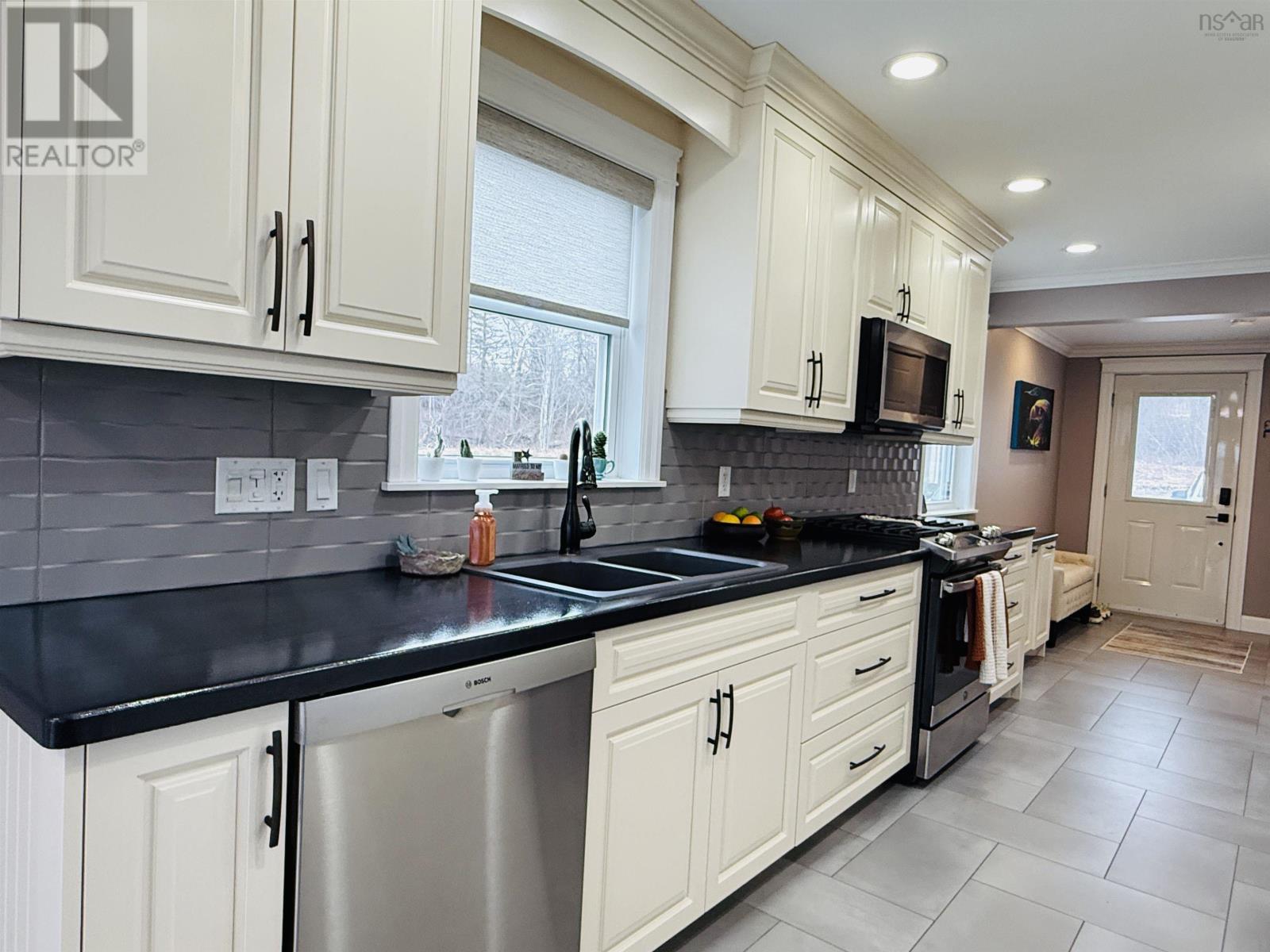 79 & 81 OAK LANE, LOCH BROOM LOOP - 18